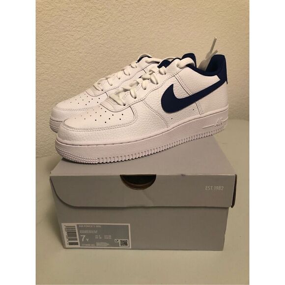 Nike Air Force 1 GS Size 7Y - Picture 2 of 7